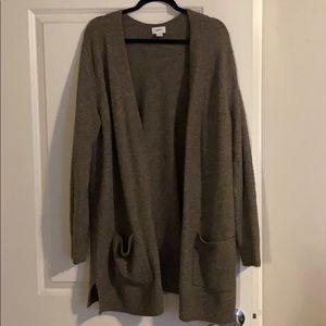 Brownish colored sweater